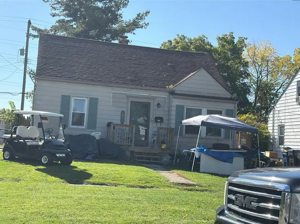 4106 Red Arrow Rd, Flint, MI 48507