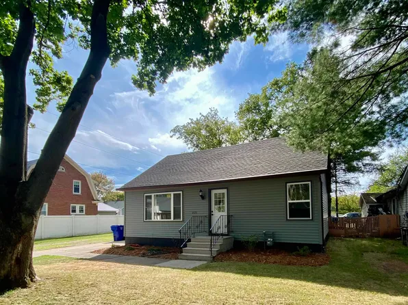 221 N Lake St, Peshtigo, WI 54157