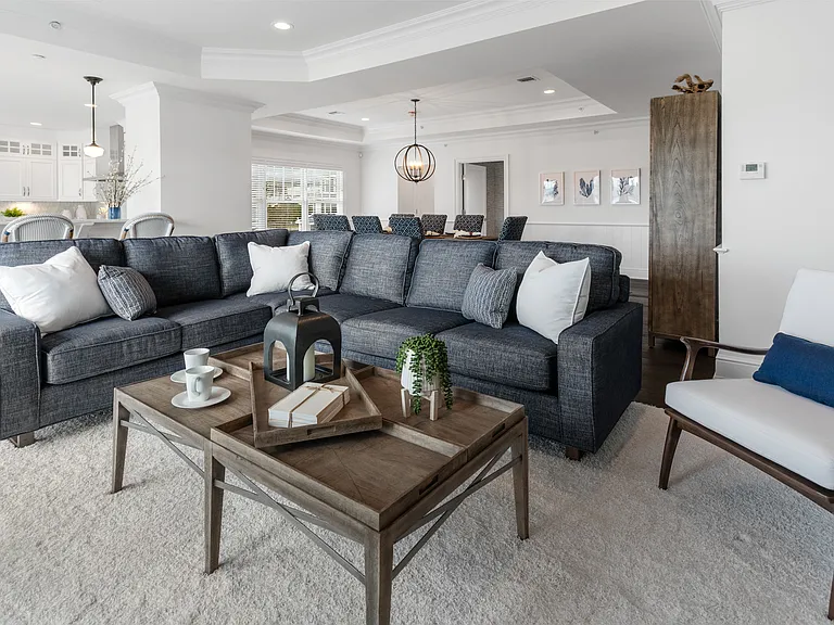 12 Village Green Dr — Photo 4
