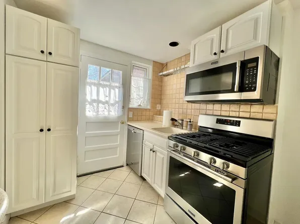 92 Duff St, Watertown, MA 02472