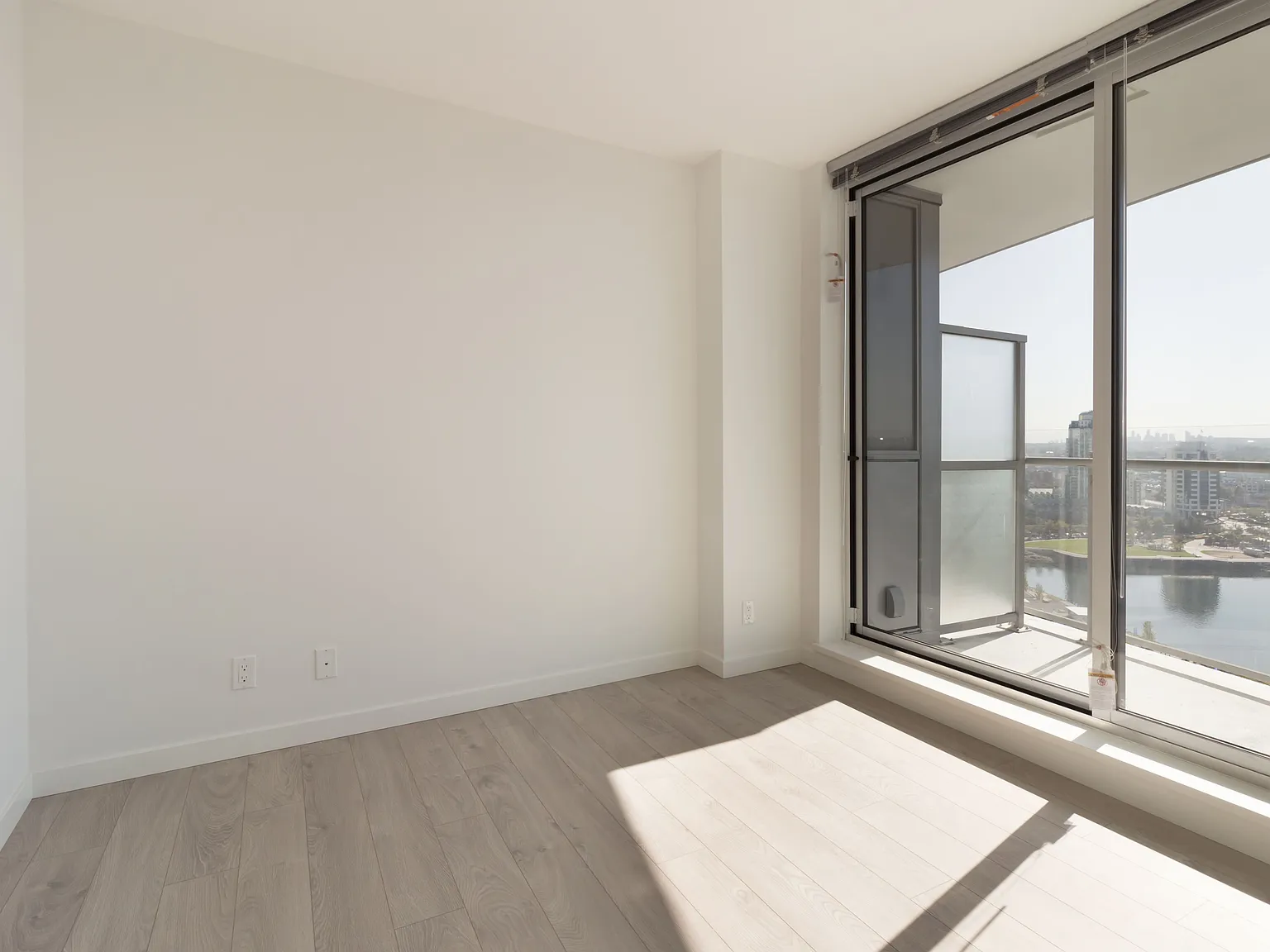 Aquilini Centre South - 605 — Photo 3
