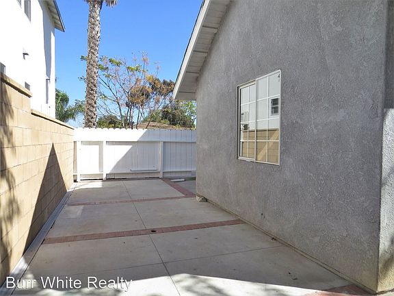 4th image of 690 W 18th St #B