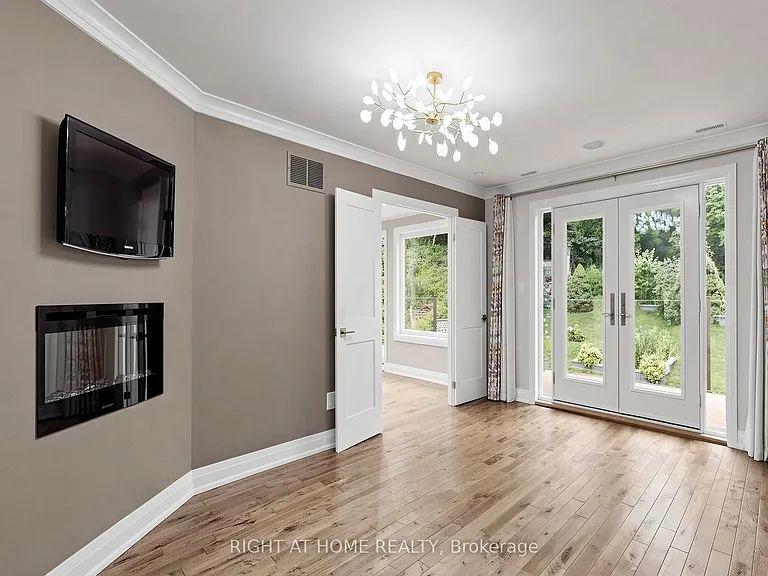 67 Bonnyview Dr — Photo 20