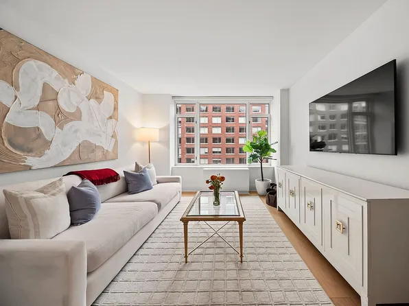 210 Warren St #9F, New York, NY 10282