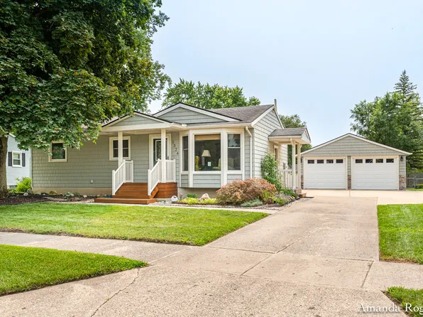 1324 Laurie Gail Dr SE, Lowell, MI 49331