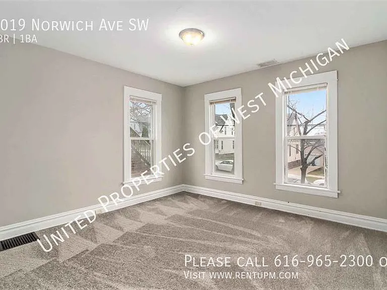 1019 Norwich Ave SW — Photo 2