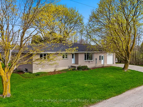 85 William St E, Minto, ON N0G 1Z0