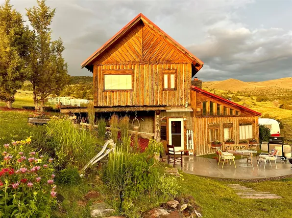 608 E Douglas St, Virginia City, MT 59755