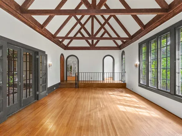 4354 Kahala Ave, Honolulu, HI 96816