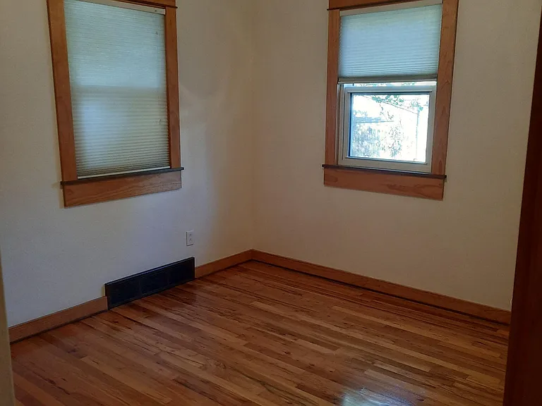 924 Corey St — Photo 7