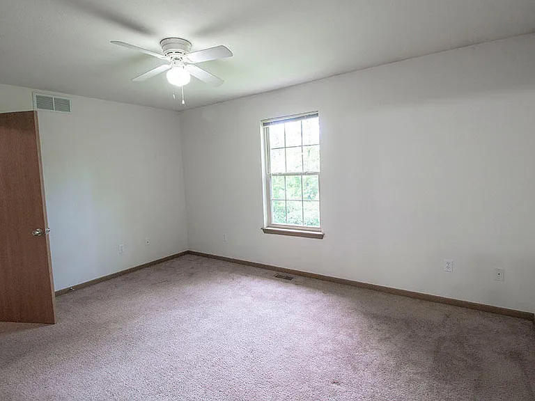 2119 Ballenger Ln — Photo 20