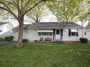 84 Ridgeway Dr, Decatur, IL 62521