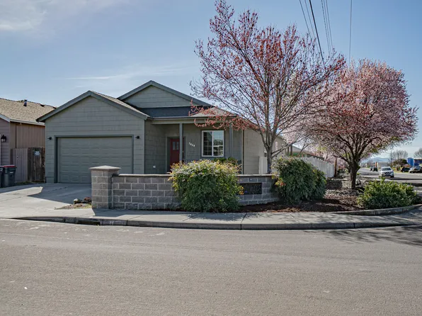 7429 Greystone Dr, White City, OR 97503