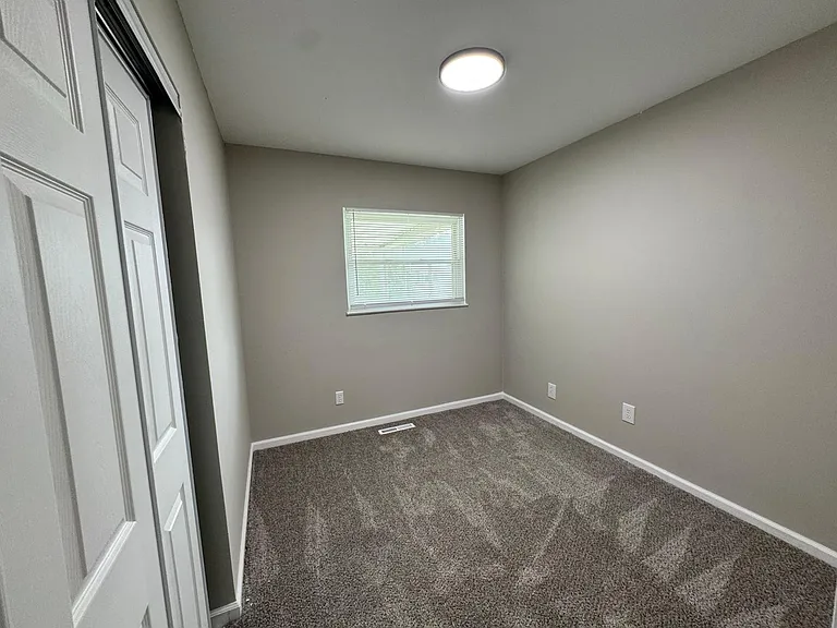 3102 Huntington Dr — Photo 7