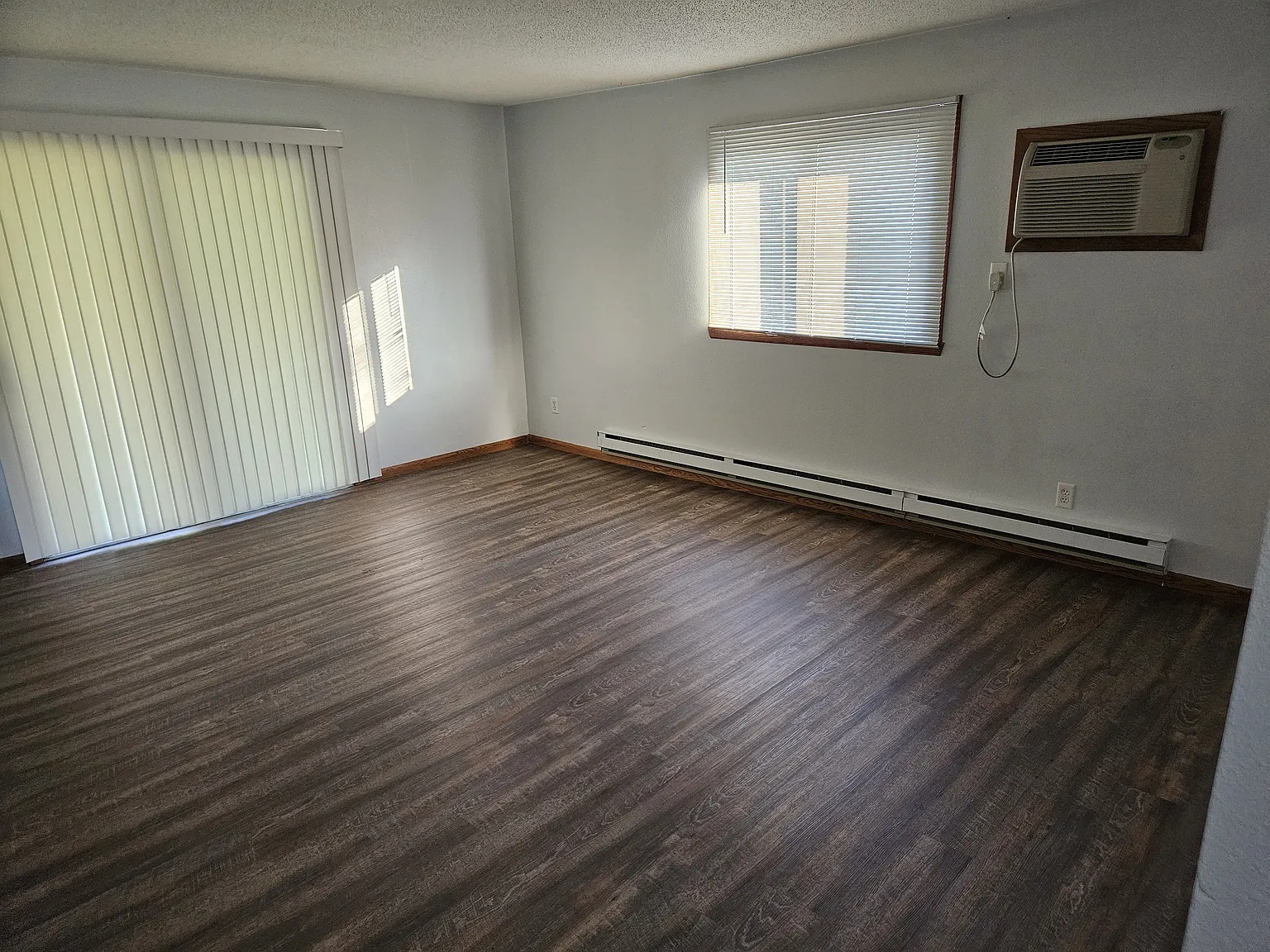 2 bed, 1075 sqft, $875 — Photo 2