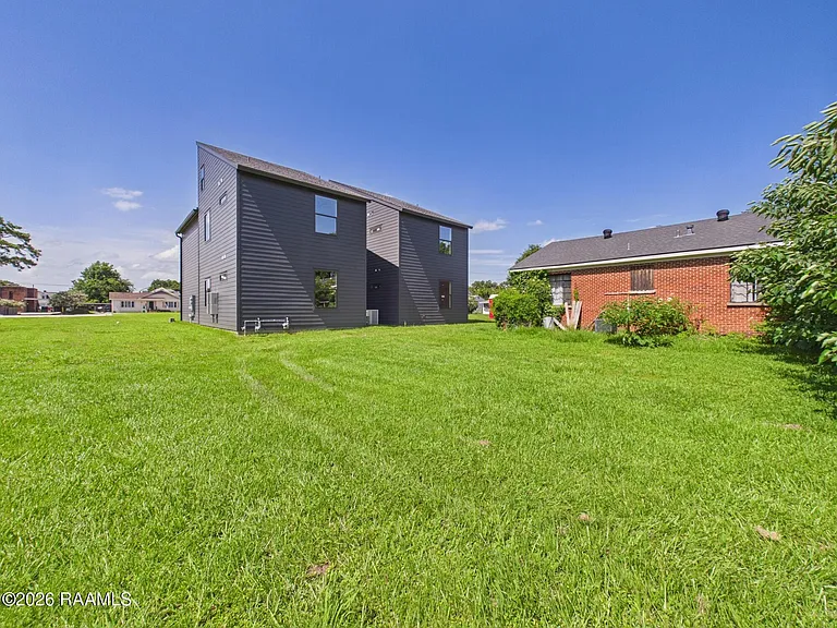 1120 S Washington St #101&201 — Photo 43