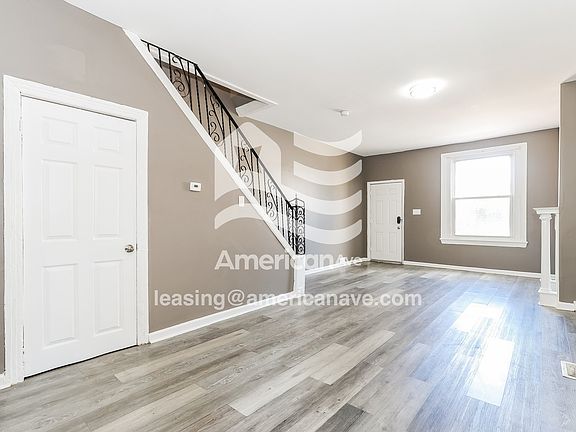 1418781_003_living_room_3.jpg