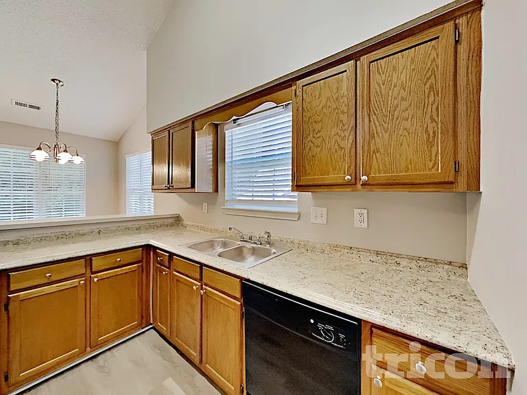 7819 Bar Harbor Dr — Photo 6