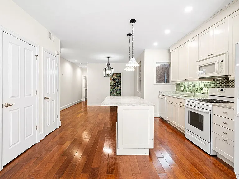 621 Pine St #1 — Photo 7
