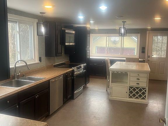 Spacious kitchen