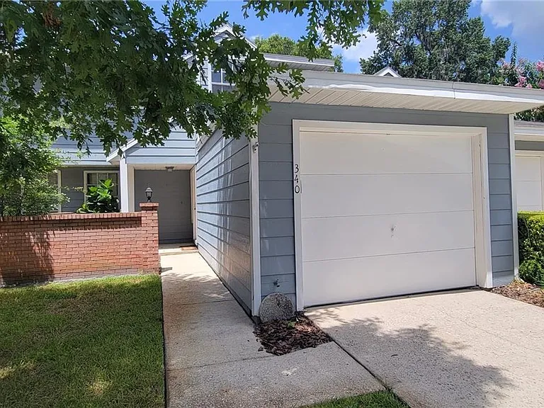 340 NW 48th Blvd — Photo 1