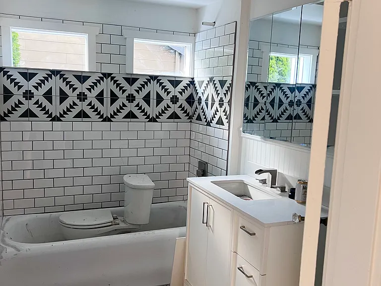 315 NE 66th Ave — Photo 5