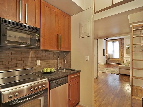 5th image of 23 Waverly Pl APT 4R
