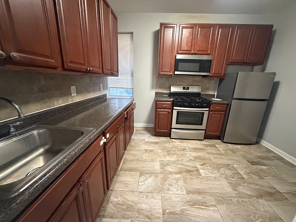 1st image of 146-150 Manhattan Ave #16C