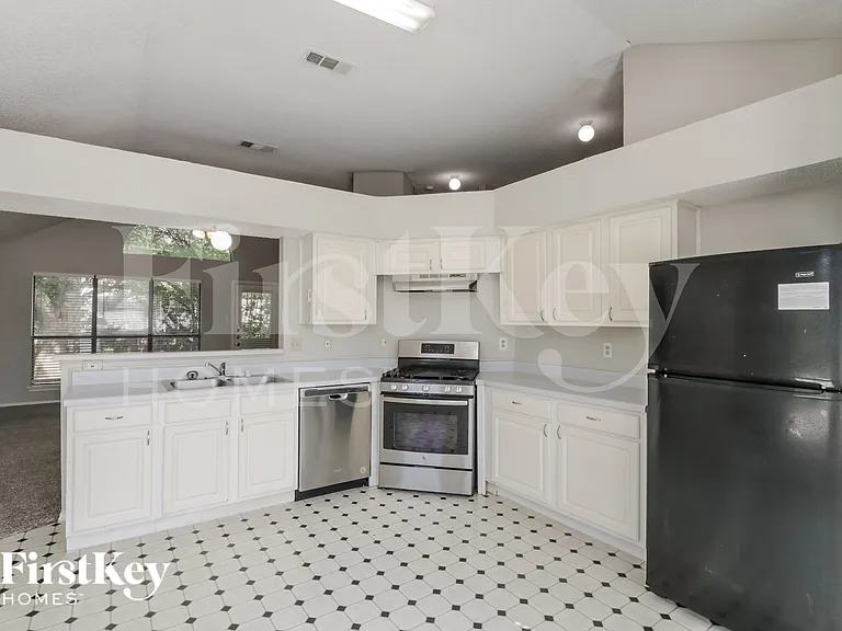 701 Long Hill Ct — Photo 7
