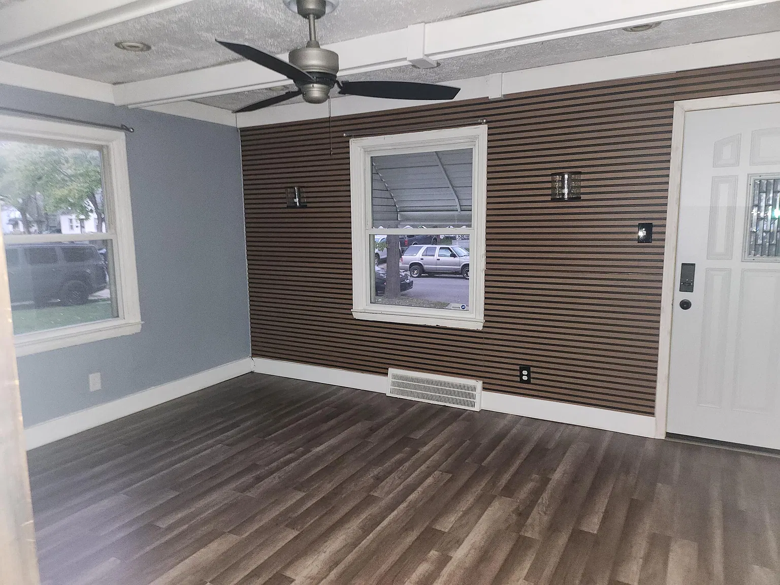 2 bed, 1.0 bath, 796 sqft, $1,300 — Photo 4