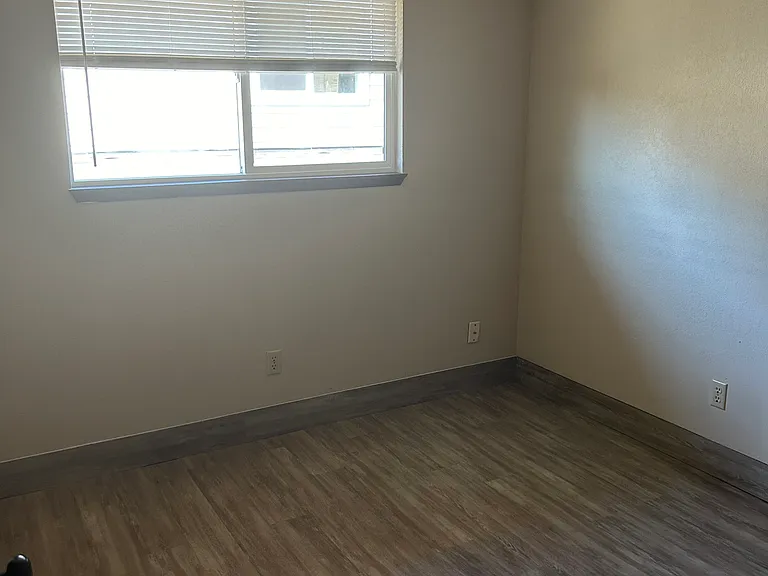 1765 Queen Ave SW — Photo 22