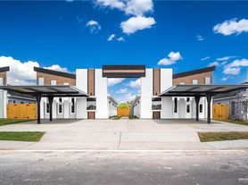708 N Alexandrite Ave