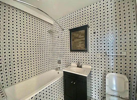 5th image of 615 E 17th St APT 5A