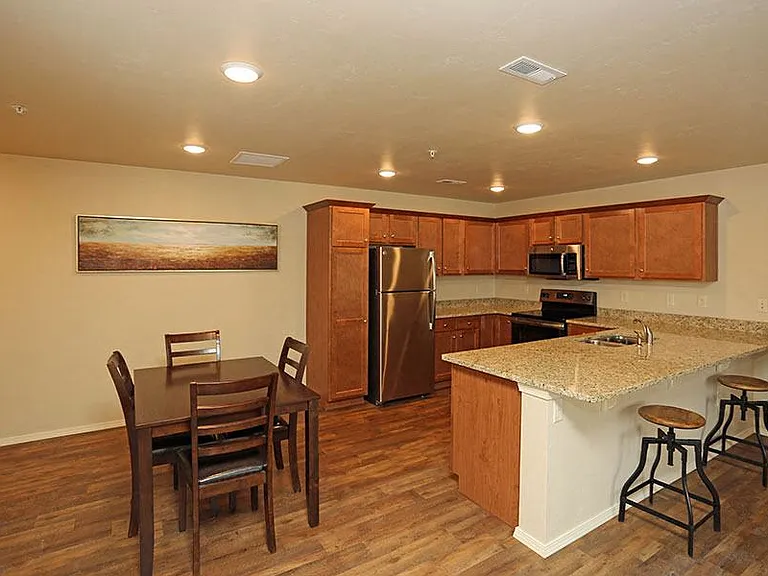 BIRCH CROSSING APARTMENTS — Photo 6