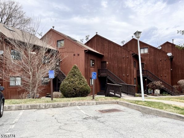 2 Falkenstein Dr BLDG 2 #6, Vernon Twp., NJ 07462