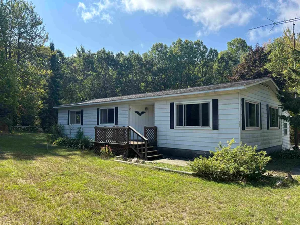 2247 Oakridge Dr, Farwell, MI 48622