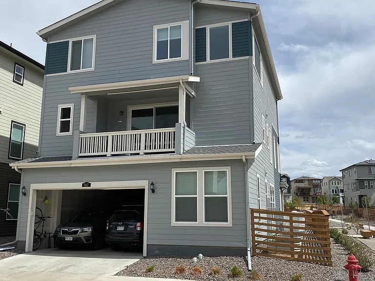 West View w Balcony and Garage