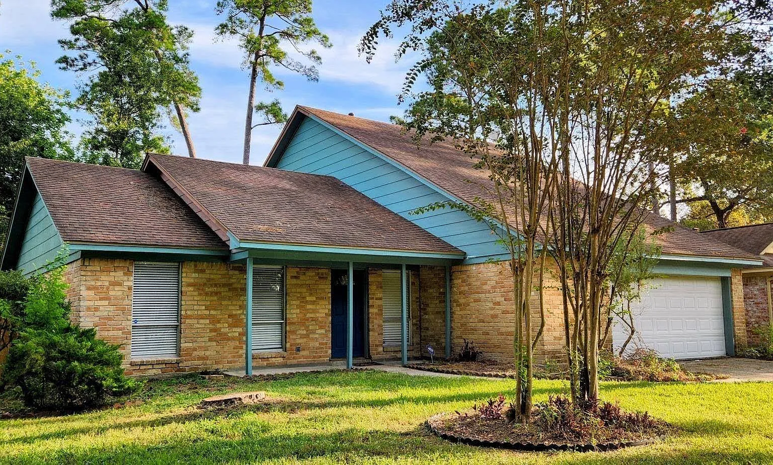 4 bed, 2.5 bath, 2015 sqft, $2,250 — Photo 2