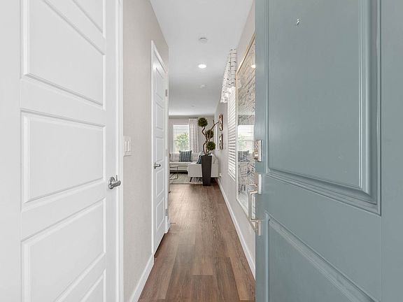 4th image of 322 Brockbank Pl