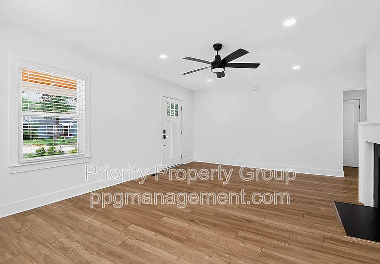 1033 Drummond Ave — Photo 10