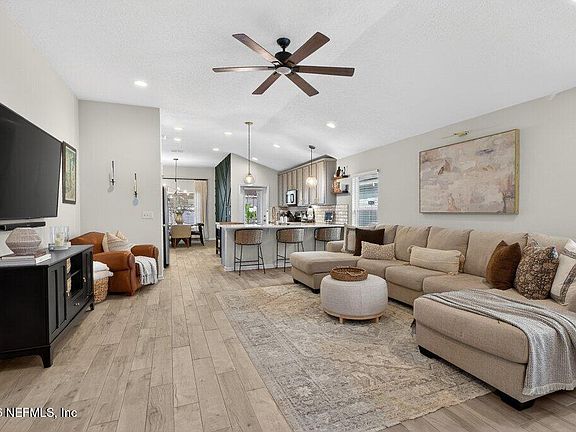 4th image of 2273 FAIRWAY VILLAS Drive