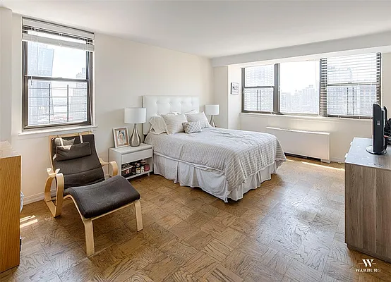 Rented by Warburg | media 27