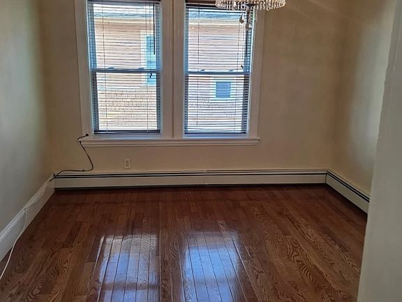 4th image of 50 Richfield St Floor 2