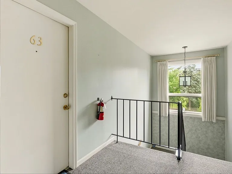 205 Provincial Ct #63 — Photo 4