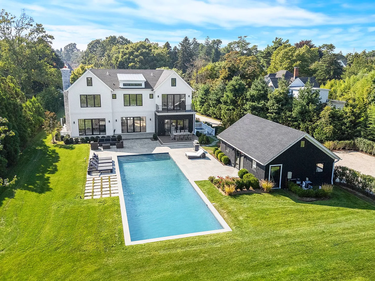Southampton Village Rental — Photo 1