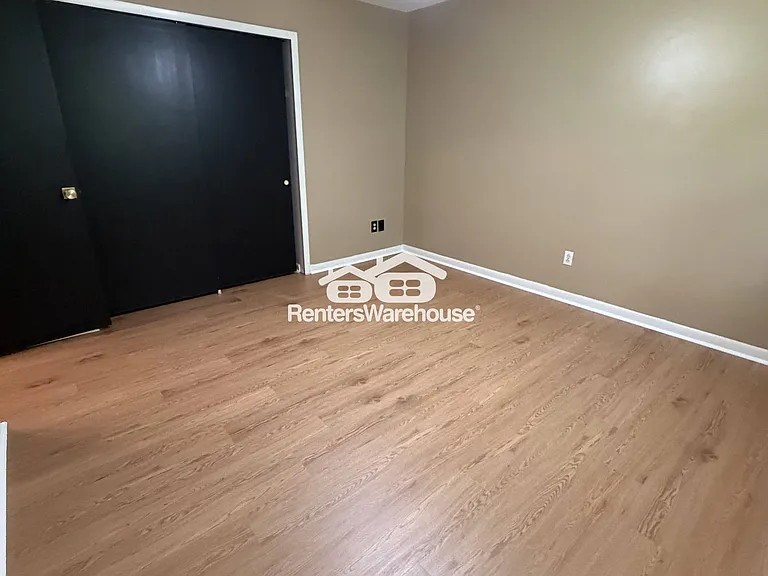 241 Cedarmere Cir — Photo 15