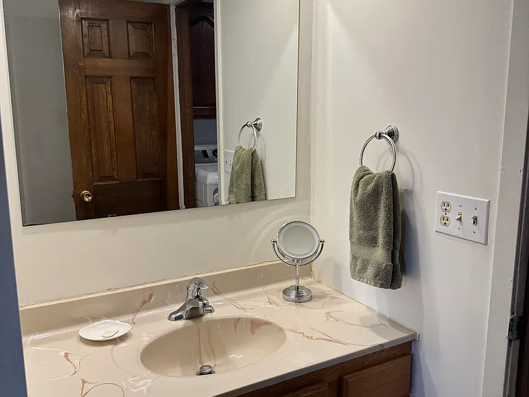 100 S Lakeview Dr — Photo 7