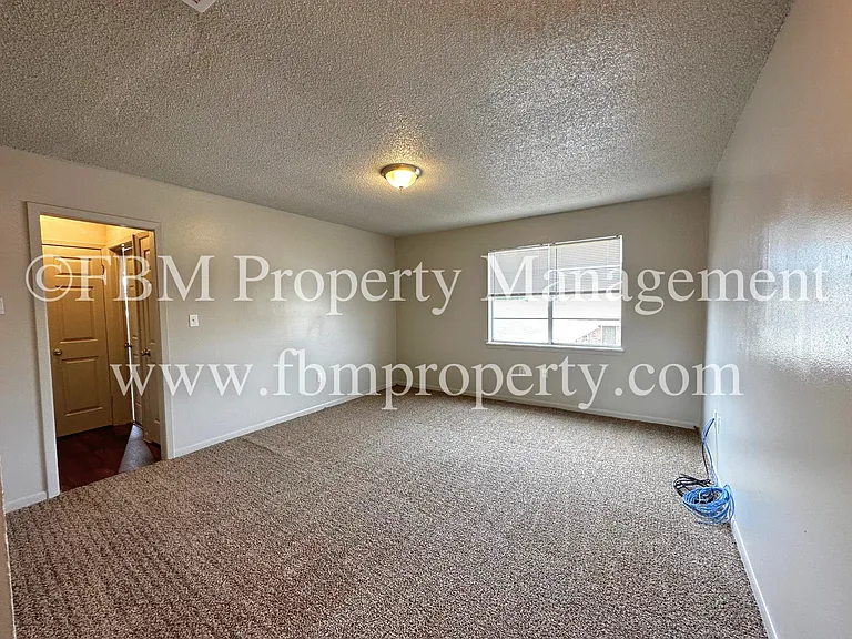 825 Tehuacana Dr #404 — Photo 10