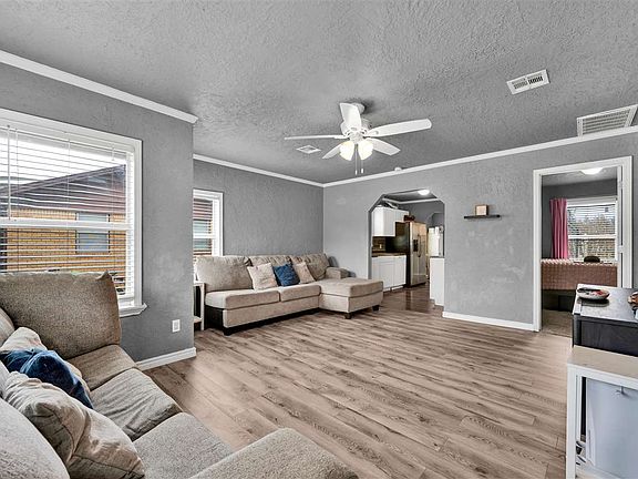 3rd image of 27 NW 28th St