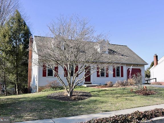 2nd image of 1949 Wilderness Rd